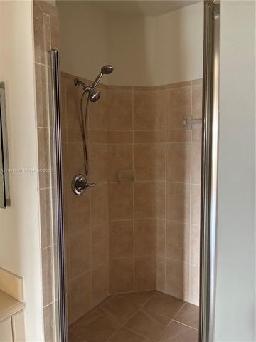 2757 Center Ct Dr 1-20, Weston, FL 33332