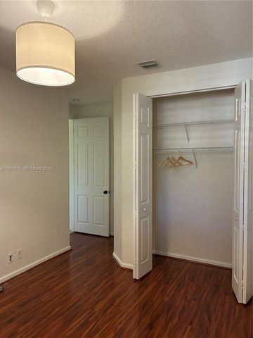 2757 Center Ct Dr 1-20, Weston, FL 33332