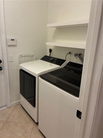 2757 Center Ct Dr 1-20, Weston, FL 33332