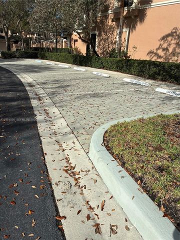 2757 Center Ct Dr 1-20, Weston, FL 33332