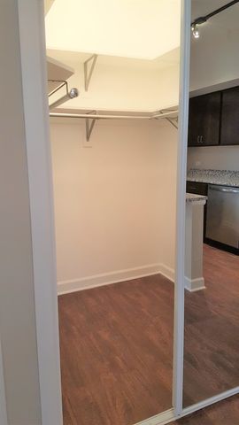 432 W Belmont Avenue 102, Chicago, IL 60657