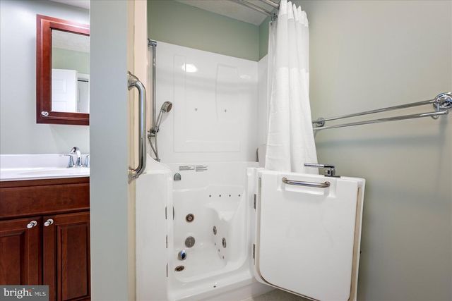 436 WESTSIDE STATION DR, Winchester, VA 22601