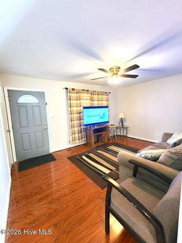 319 Oak Grove Avenue, Greenville, NC 27834