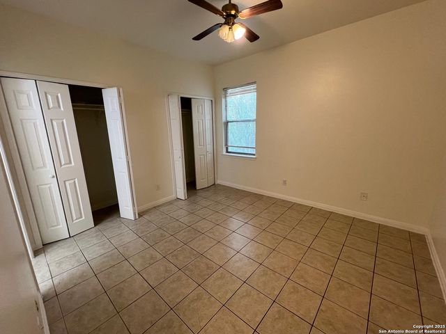 521 Dukeway Apt 1, Universal City, TX 78148