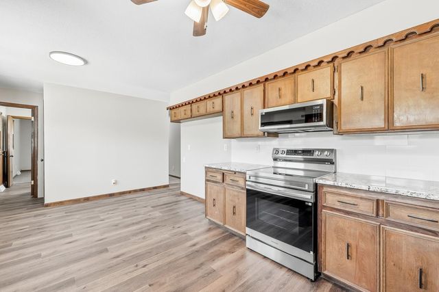 5952 N Palm Ln, Wichita, KS 67204