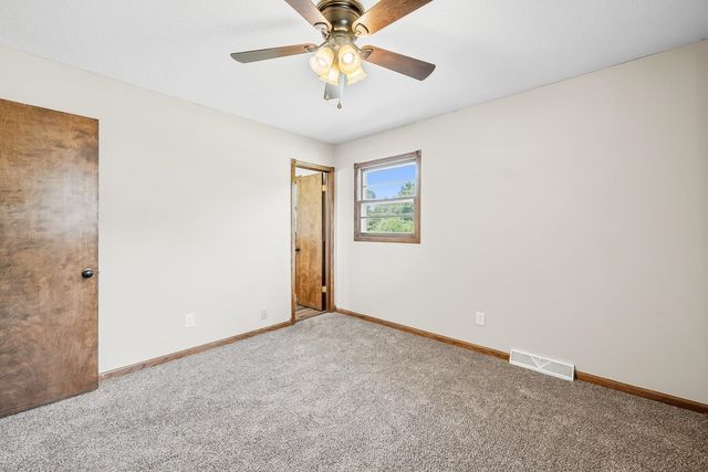 5952 N Palm Ln, Wichita, KS 67204