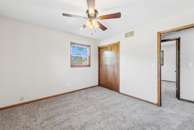 5952 N Palm Ln, Wichita, KS 67204