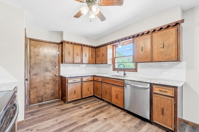 5952 N Palm Ln, Wichita, KS 67204