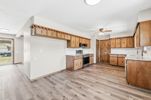 5952 N Palm Ln, Wichita, KS 67204