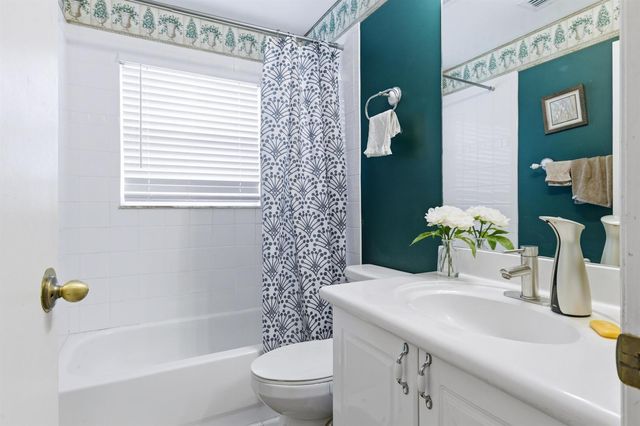 5317 Oakmont Village Circle, Lake Worth, FL 33463