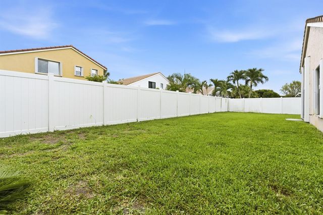 5317 Oakmont Village Circle, Lake Worth, FL 33463