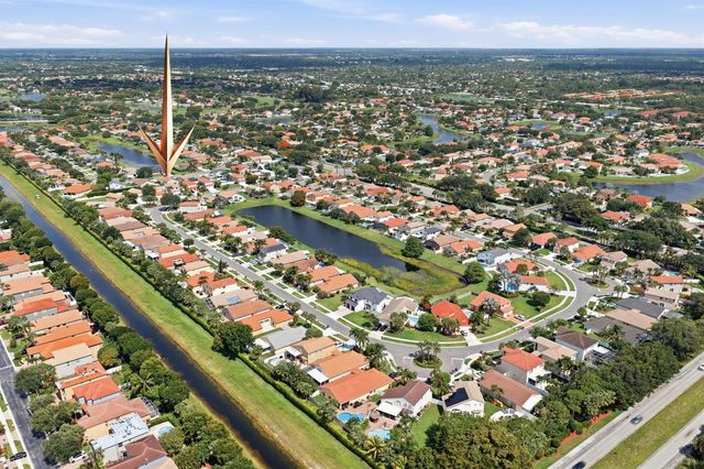 5317 Oakmont Village Circle, Lake Worth, FL 33463