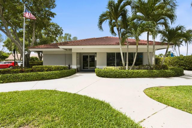 5317 Oakmont Village Circle, Lake Worth, FL 33463