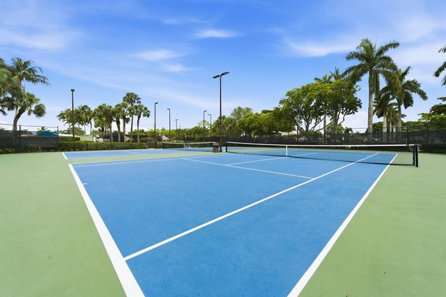 5317 Oakmont Village Circle, Lake Worth, FL 33463