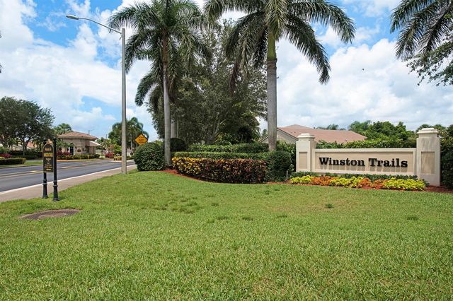 5317 Oakmont Village Circle, Lake Worth, FL 33463