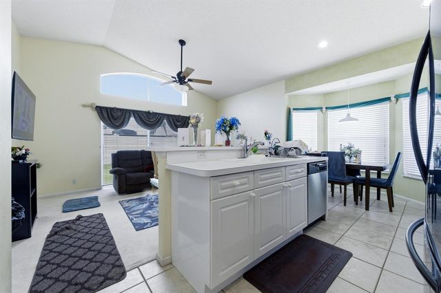 5317 Oakmont Village Circle, Lake Worth, FL 33463