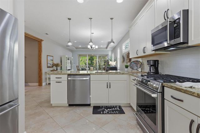 1361 HAYTON AVENUE, Deland, FL 32724