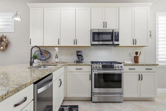 1361 HAYTON AVENUE, Deland, FL 32724