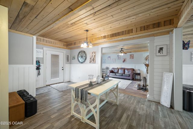 80 Pleasant Ridge Road, Pineville, MO 64856