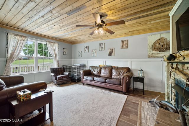 80 Pleasant Ridge Road, Pineville, MO 64856