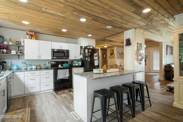 80 Pleasant Ridge Road, Pineville, MO 64856