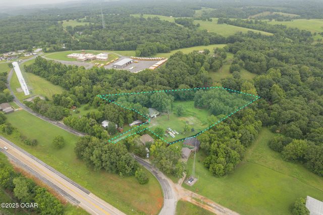 80 Pleasant Ridge Road, Pineville, MO 64856