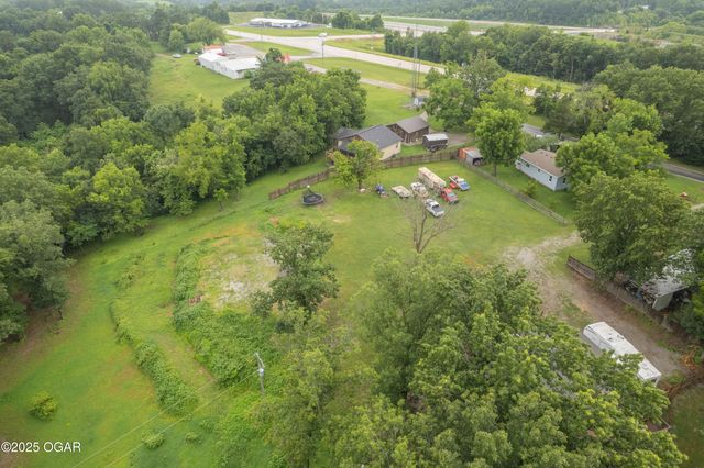 80 Pleasant Ridge Road, Pineville, MO 64856