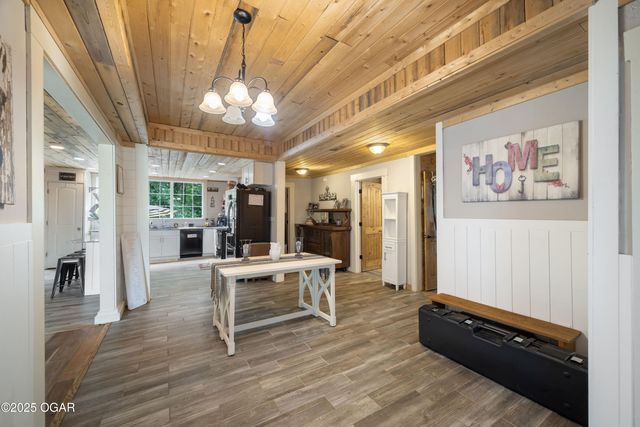 80 Pleasant Ridge Road, Pineville, MO 64856