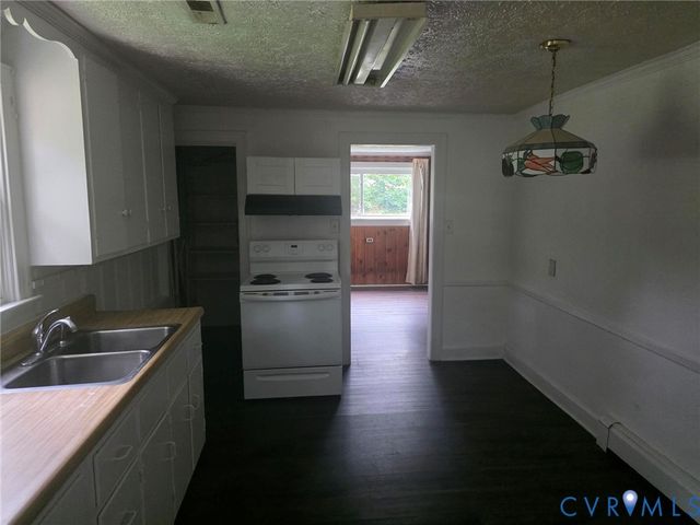 5176 Sandy Valley Rd, Mechanicsville, VA 23111