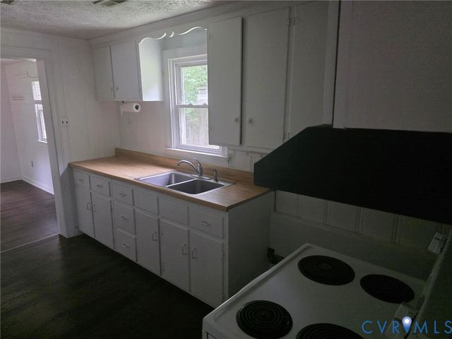 5176 Sandy Valley Rd, Mechanicsville, VA 23111