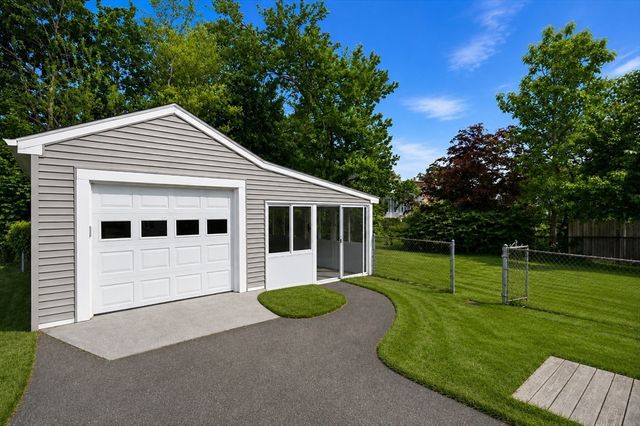 39 Woodard Ave, Brockton, MA 02301
