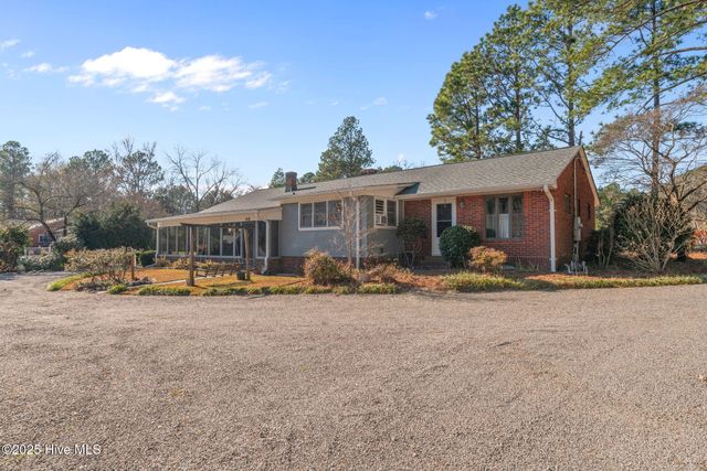 921 Vass Carthage Road, Carthage, NC 28327