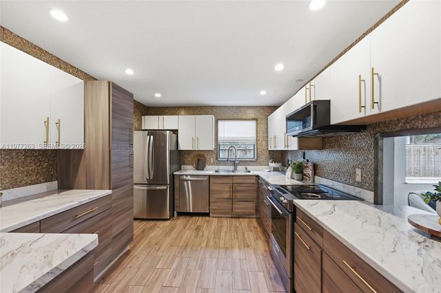 3501 NW 17th Ter, Oakland Park, FL 33309