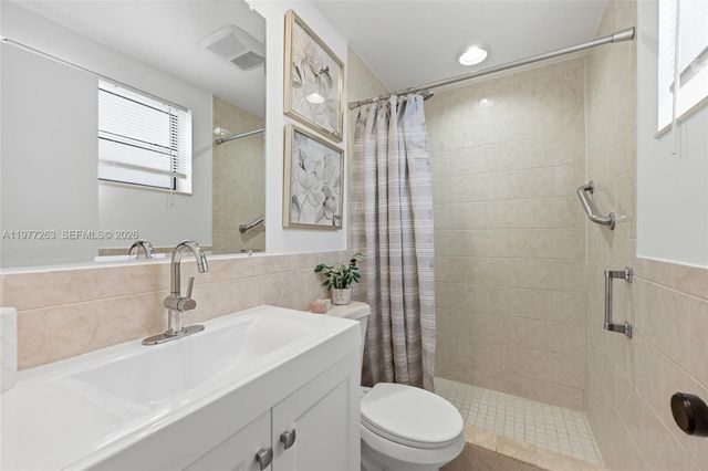 3501 NW 17th Ter, Oakland Park, FL 33309