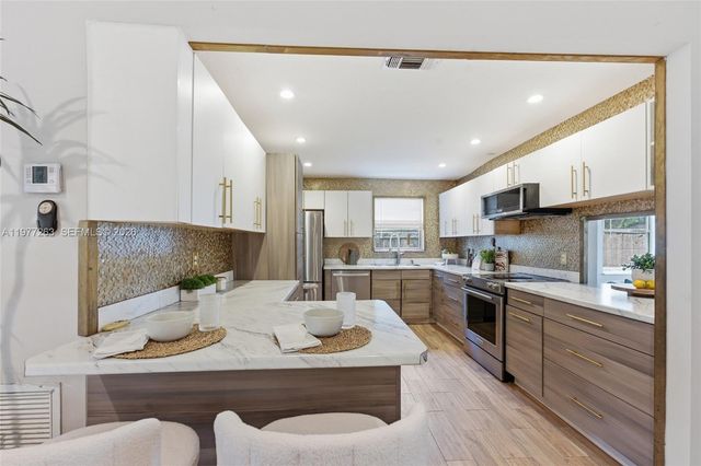 3501 NW 17th Ter, Oakland Park, FL 33309