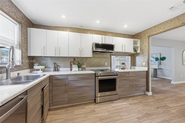 3501 NW 17th Ter, Oakland Park, FL 33309