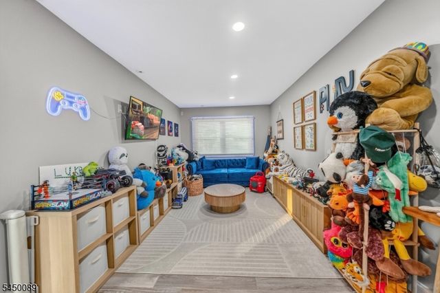 409 Madison Ave, Monroe Twp., NJ 08831