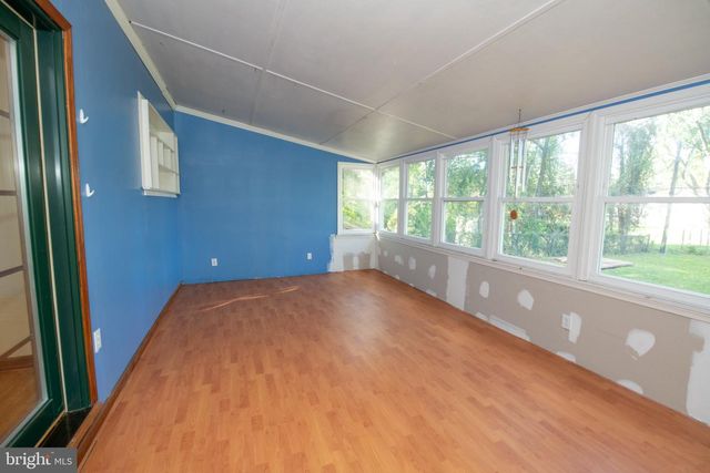 921 W BRISTOL RD, Warminster, PA 18974