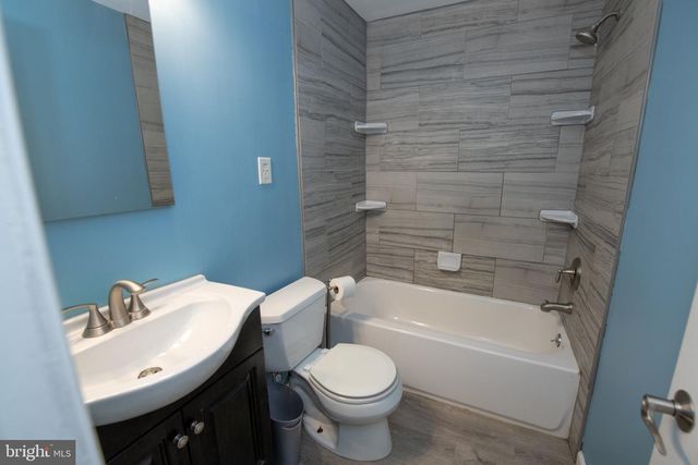 921 W BRISTOL RD, Warminster, PA 18974