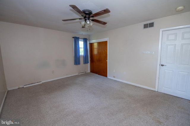 921 W BRISTOL RD, Warminster, PA 18974