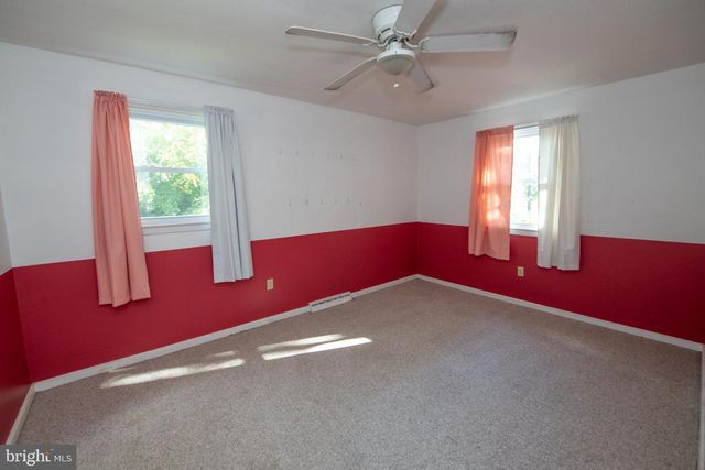 921 W BRISTOL RD, Warminster, PA 18974