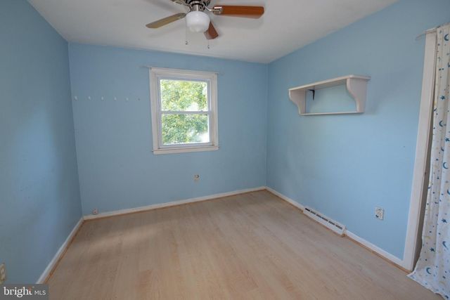 921 W BRISTOL RD, Warminster, PA 18974