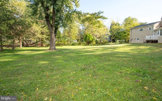 921 W BRISTOL RD, Warminster, PA 18974