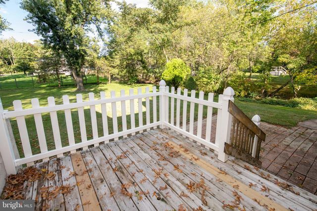 921 W BRISTOL RD, Warminster, PA 18974
