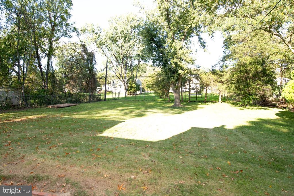 921 W BRISTOL RD, WARMINSTER, PA 18974 — photo 4