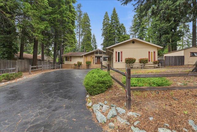 6775 Ridgeway Dr, Pollock Pines, CA 95726
