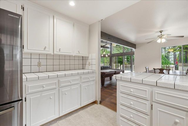 6775 Ridgeway Dr, Pollock Pines, CA 95726