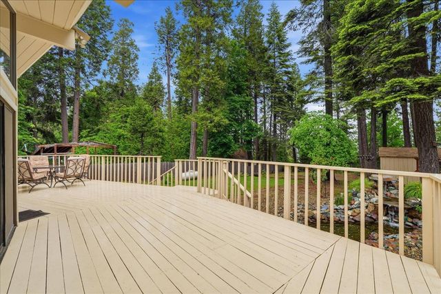 6775 Ridgeway Dr, Pollock Pines, CA 95726
