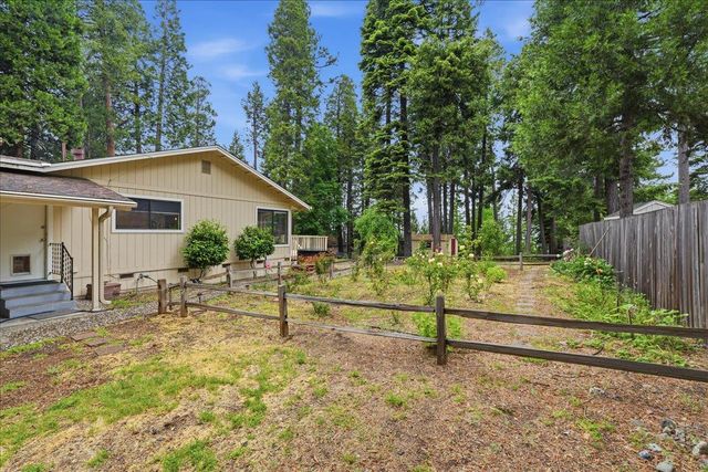 6775 Ridgeway Dr, Pollock Pines, CA 95726