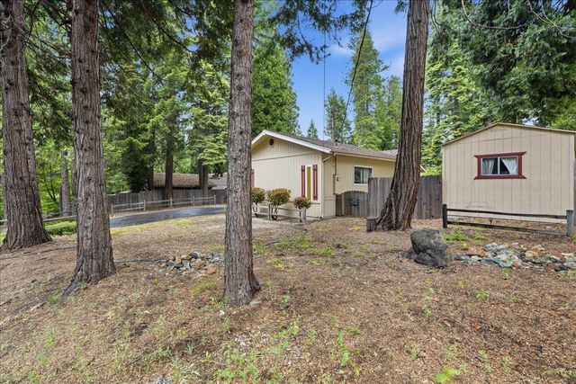 6775 Ridgeway Dr, Pollock Pines, CA 95726